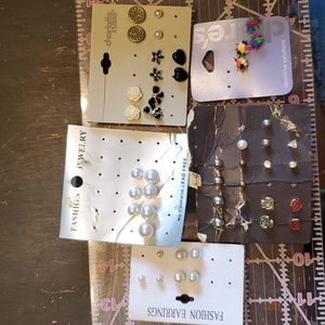 6 assorted sets of earrings